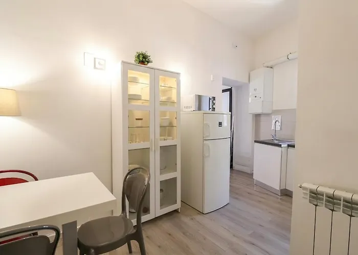 Minimal Hearth Of Rom